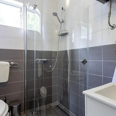 Nina In Peroj - Haus Fuer 6 Personen * Fažana