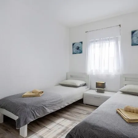 Holiday home Nina In Peroj - Haus Fuer 6 Personen Fazana
