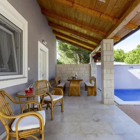 Nina In Peroj - Haus Fuer 6 Personen Holiday home