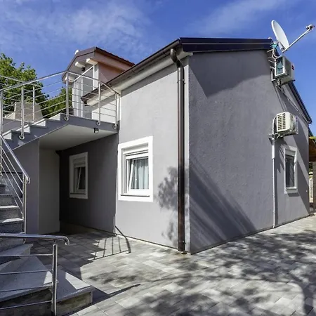 Holiday home Nina In Peroj - Haus Fuer 6 Personen