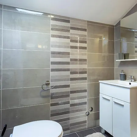 Holiday home Nina In Peroj - Haus Fuer 6 Personen