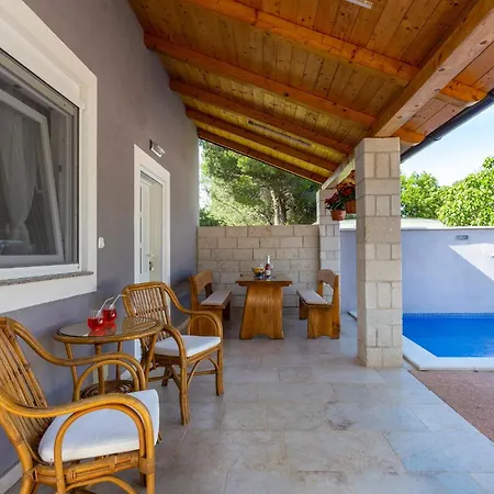 Holiday home Nina In Peroj - Haus Fuer 6 Personen *